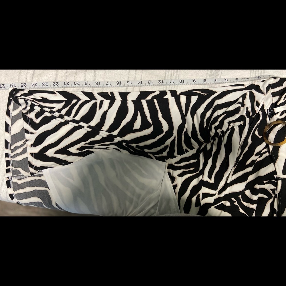 White House Black Market Zebra Print Pencil Skirt. - Picture 13 of 15